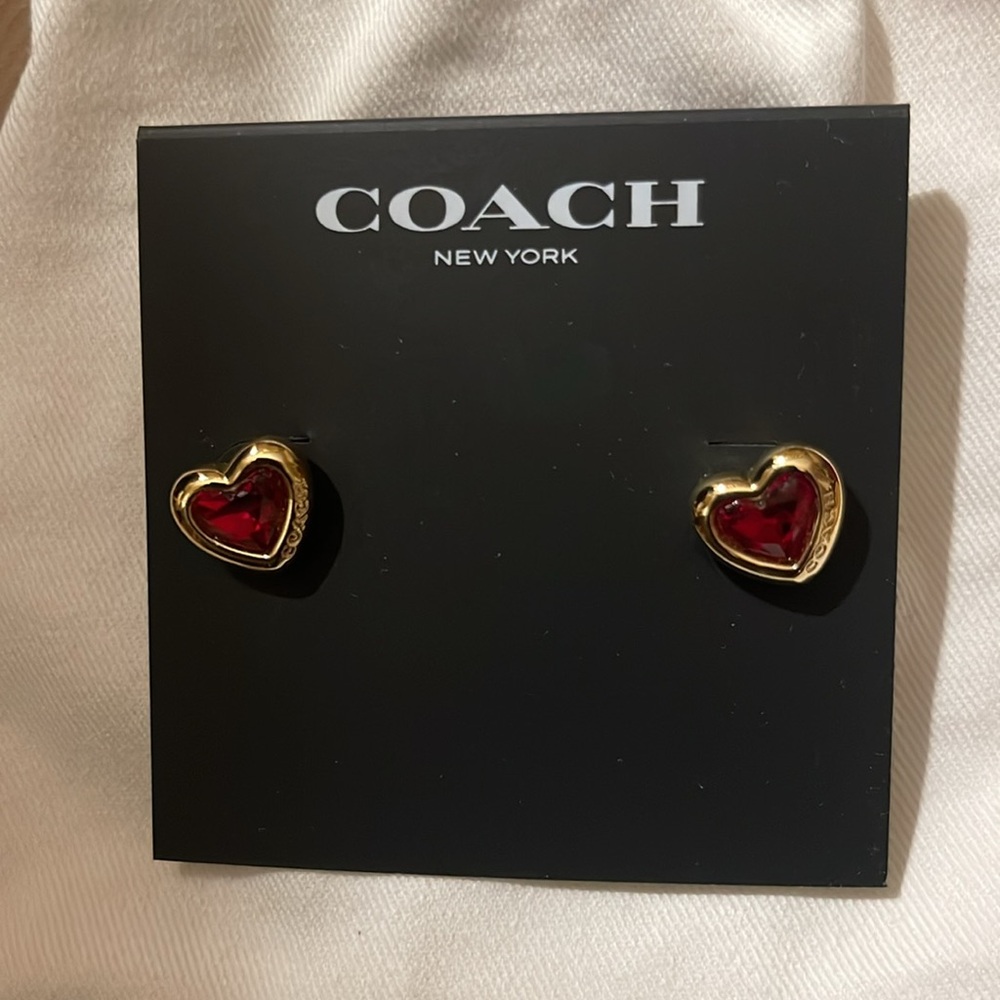Coach Ruby Red Stone Gold Heart Earrings with Drawstring Pouch. NWT